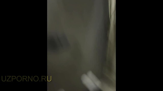 Горячий узбек старательно трахает гладкую письку любовницы